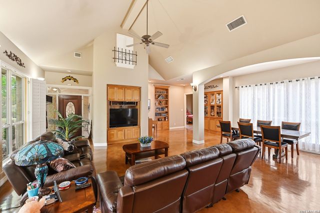 752 Taylor Pt, Bulverde, TX 78163