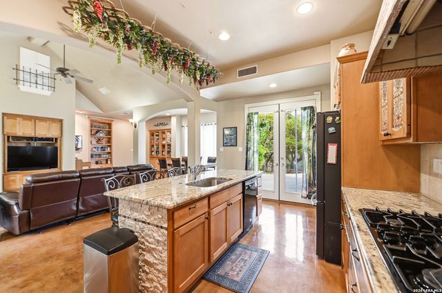 752 Taylor Pt, Bulverde, TX 78163