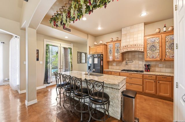 752 Taylor Pt, Bulverde, TX 78163