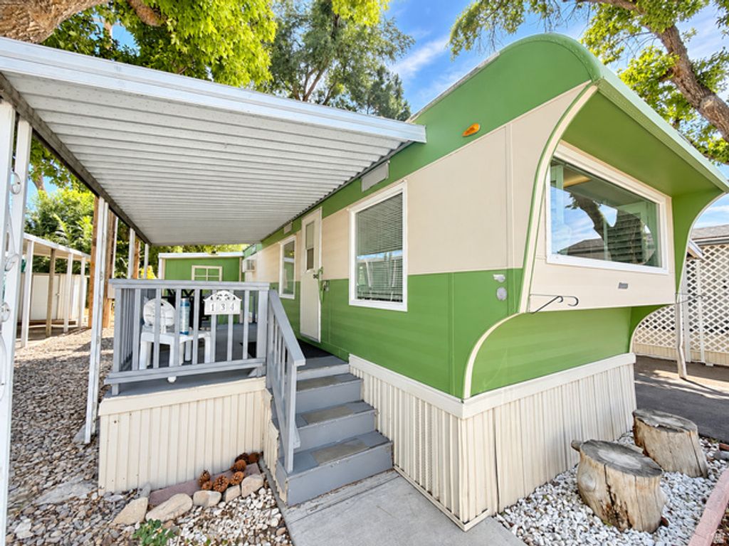134 E GARDENA AVE, Salt Lake City, UT 84115 — photo 2