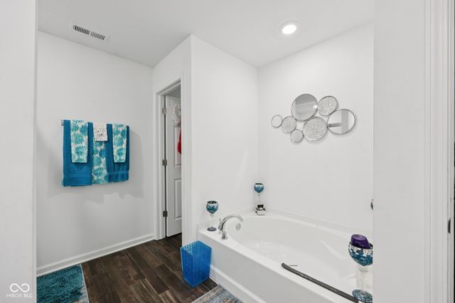 10101 Caprock Canyon Drive, Indianapolis, IN 46229