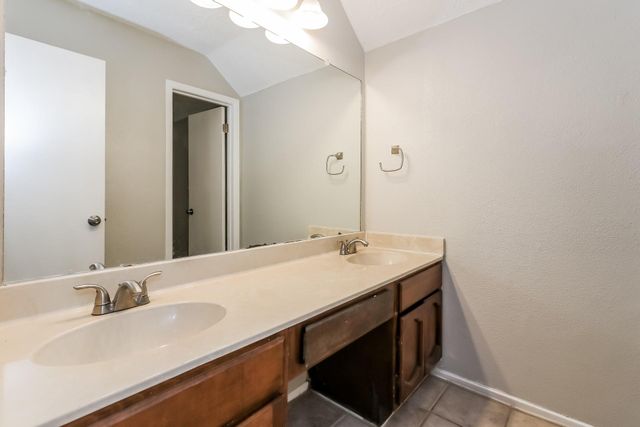 2312 Meade Court, League City, TX 77573