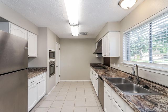 2312 Meade Court, League City, TX 77573