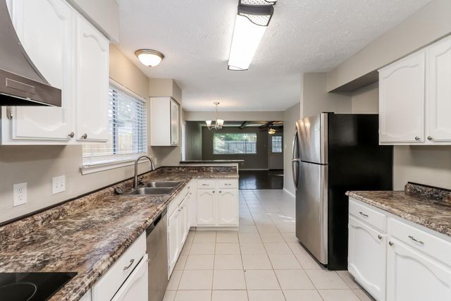 2312 Meade Court, League City, TX 77573