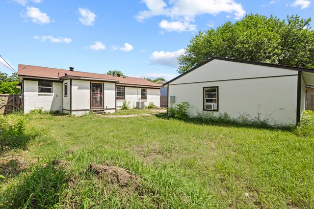 1706 Summit Street, Mesquite, TX 75149