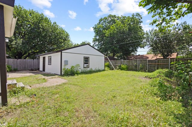 1706 Summit Street, Mesquite, TX 75149