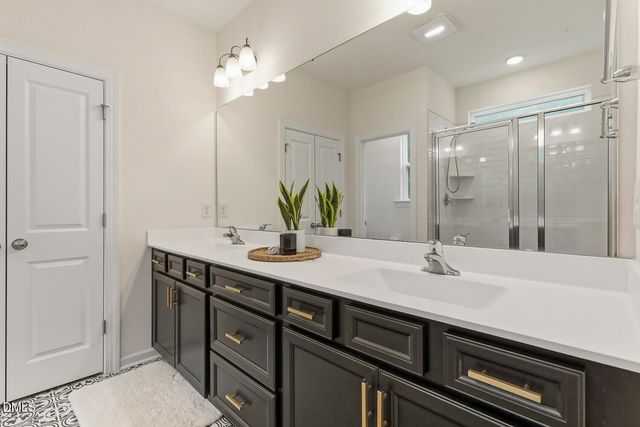 117 Raccoon Path, Holly Springs, NC 27540