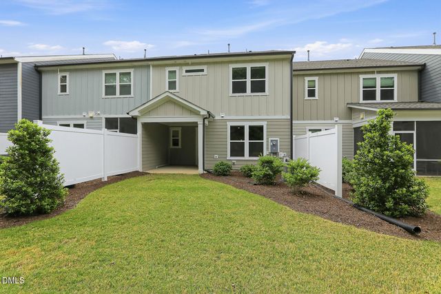 117 Raccoon Path, Holly Springs, NC 27540