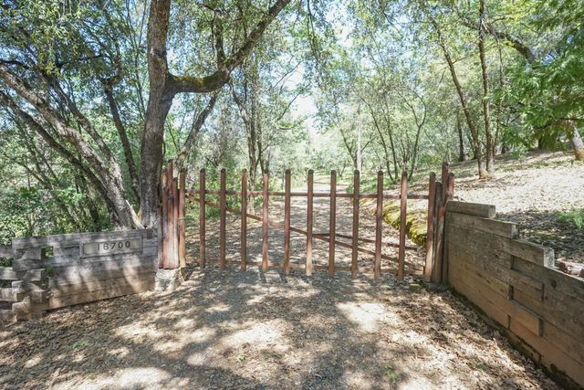 16700 Sonshine Ln, Sutter Creek, CA 95685