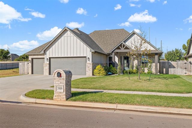 3909 Sorano Drive, Moore, OK 73160