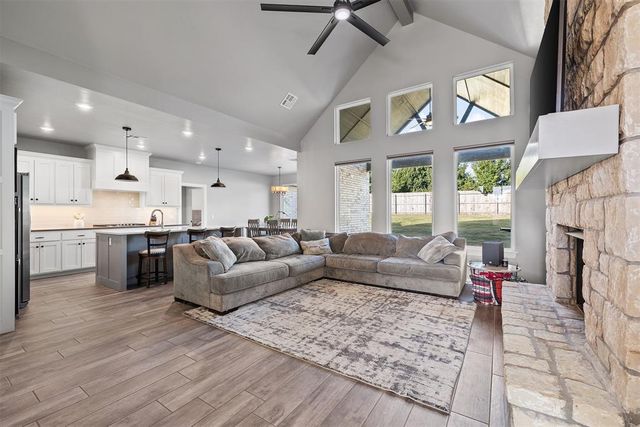 3909 Sorano Drive, Moore, OK 73160