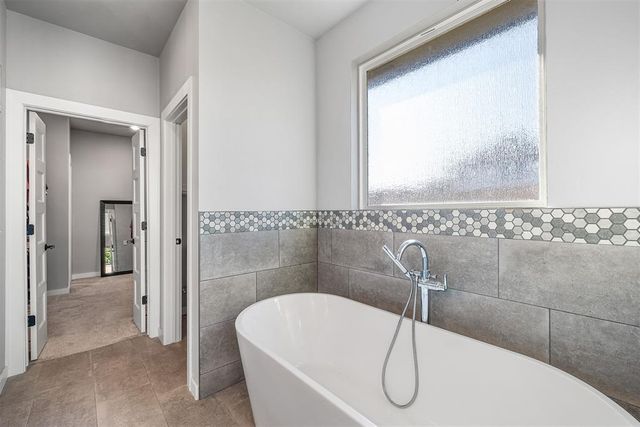 3909 Sorano Drive, Moore, OK 73160