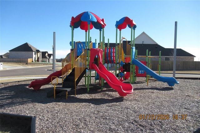 3909 Sorano Drive, Moore, OK 73160