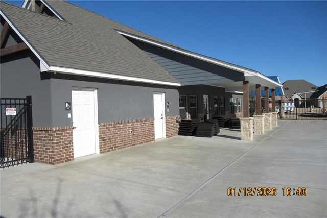 3909 Sorano Drive, Moore, OK 73160