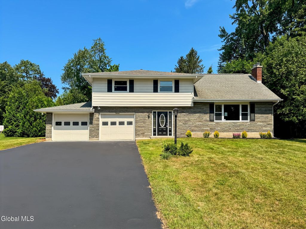 14 Cloverleaf Drive, Glenville, NY 12019