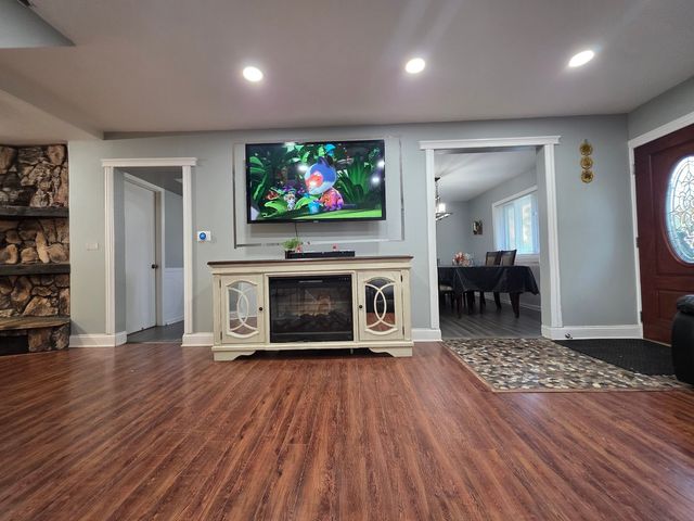 10530 S 82nd Court, Palos Hills, IL 60465