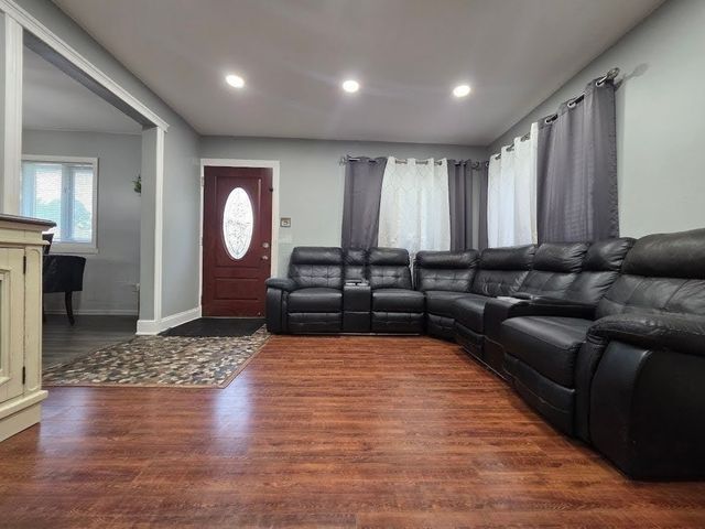 10530 S 82nd Court, Palos Hills, IL 60465