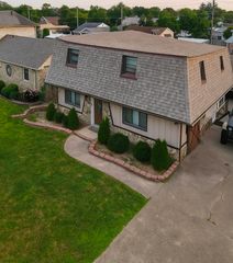 10530 S 82nd Court, Palos Hills, IL 60465