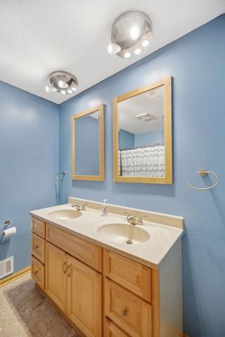 7537 Immanuel Avenue Court S, Cottage Grove, MN 55016