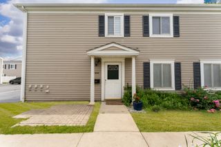 1558 Quaker Lane 174D, Prospect Heights, IL 60070