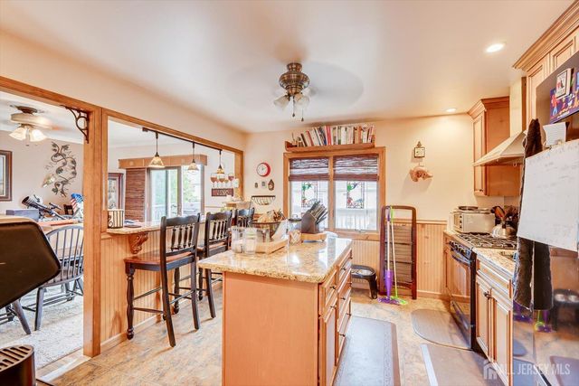 4 Wick Drive, Fords, NJ 08863