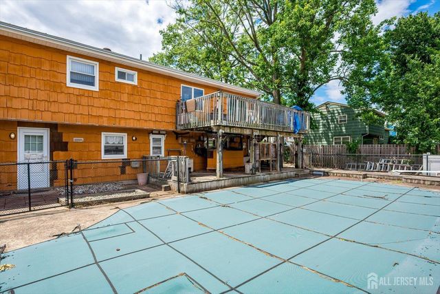 4 Wick Drive, Fords, NJ 08863