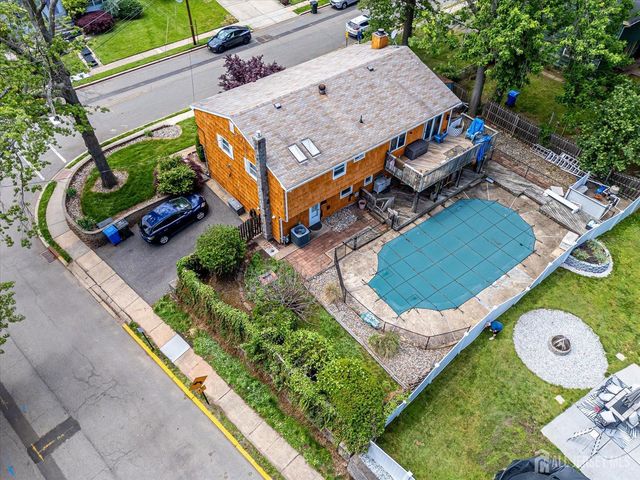 4 Wick Drive, Fords, NJ 08863