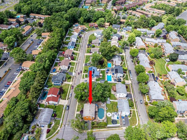 4 Wick Drive, Fords, NJ 08863