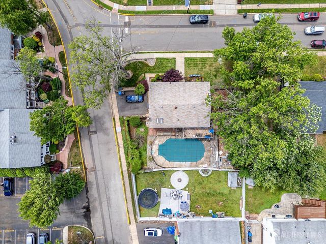 4 Wick Drive, Fords, NJ 08863
