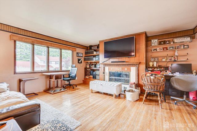4 Wick Drive, Fords, NJ 08863