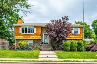 4 Wick Drive, Fords, NJ 08863