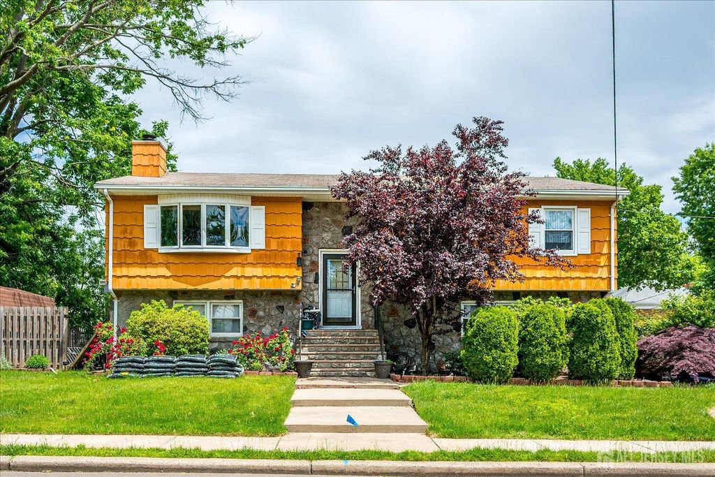 4 Wick Drive, Fords, NJ 08863