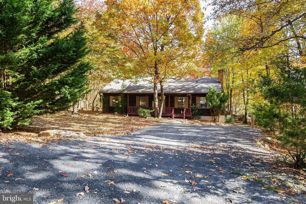 2606 HOPKINS DR, Mcgaheysville, VA 22840