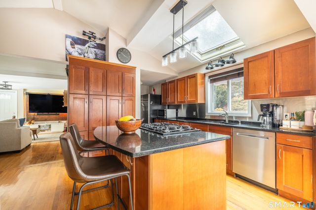 51 Evergreen Avenue, Hamden, CT 06518