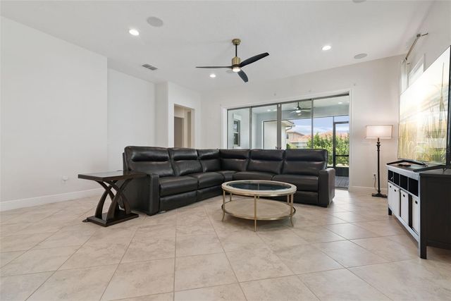 10387 MACDUFF DRIVE, Orlando, FL 32832