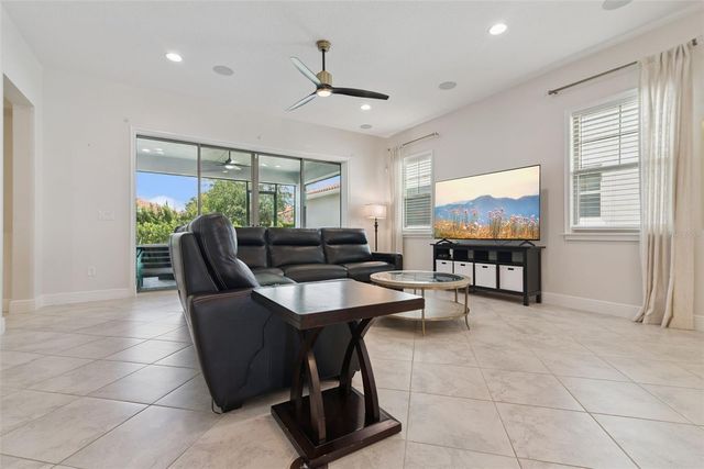 10387 MACDUFF DRIVE, Orlando, FL 32832