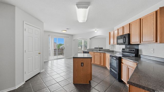 214 HALLIE CV, San Antonio, TX 78227