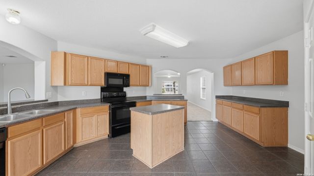 214 HALLIE CV, San Antonio, TX 78227