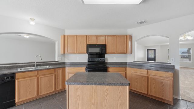 214 HALLIE CV, San Antonio, TX 78227