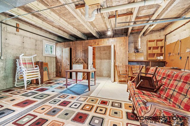 2070 Timberview Drive Ne, Plainfield Twp, MI 49525