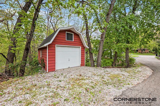 2070 Timberview Drive Ne, Plainfield Twp, MI 49525