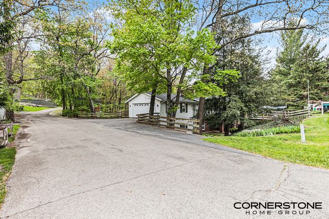 2070 Timberview Drive Ne, Plainfield Twp, MI 49525
