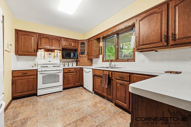 2070 Timberview Drive Ne, Plainfield Twp, MI 49525