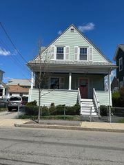 42 Derby St 42, Waltham, MA 02453