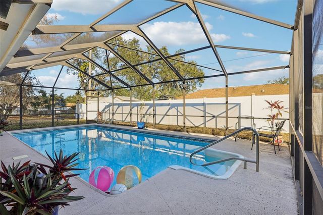 1902 INDIAN TRAILS COURT, Lakeland, FL 33813