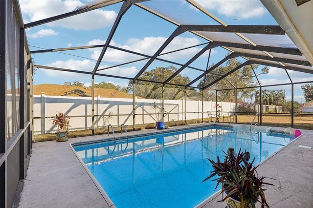 1902 INDIAN TRAILS COURT, Lakeland, FL 33813