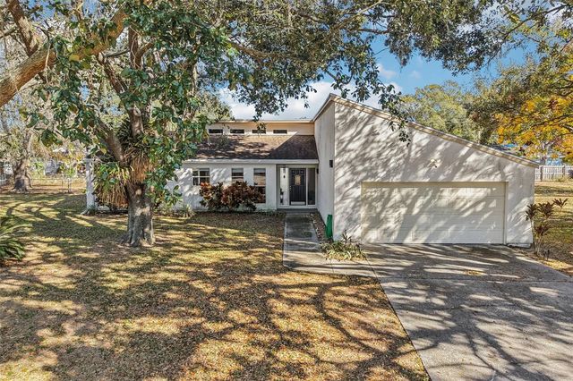 1902 INDIAN TRAILS COURT, Lakeland, FL 33813