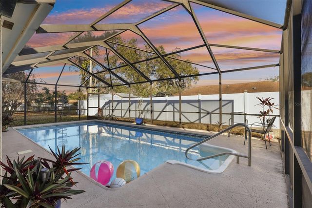 1902 INDIAN TRAILS COURT, Lakeland, FL 33813