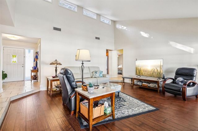 1902 INDIAN TRAILS COURT, Lakeland, FL 33813