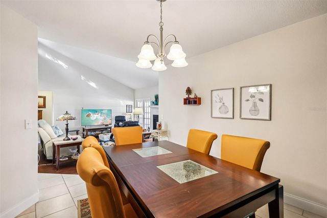 1902 INDIAN TRAILS COURT, Lakeland, FL 33813